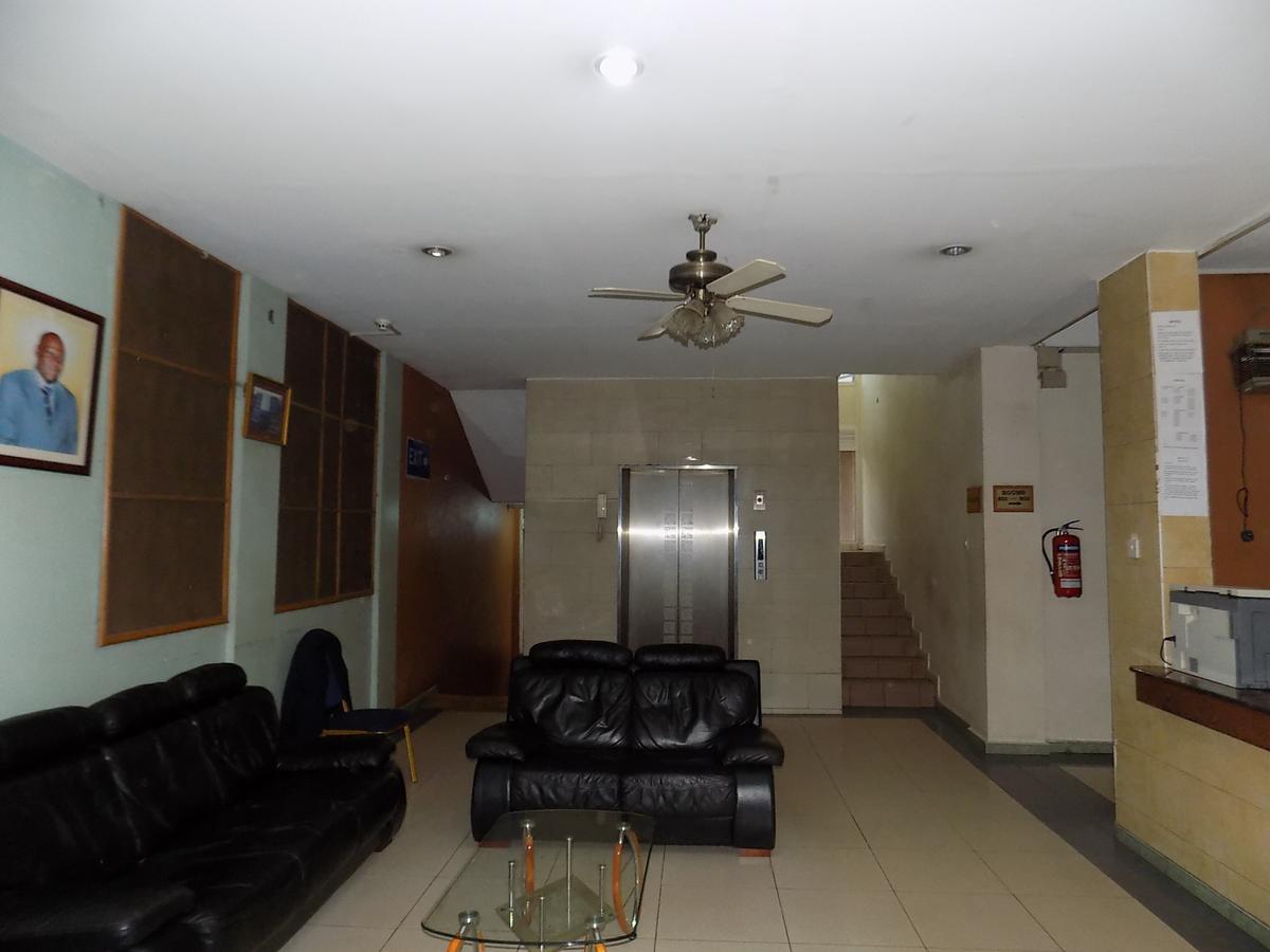 Aponye Hotel Kampala Exteriör bild