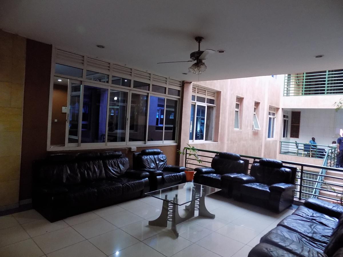 Aponye Hotel Kampala Exteriör bild