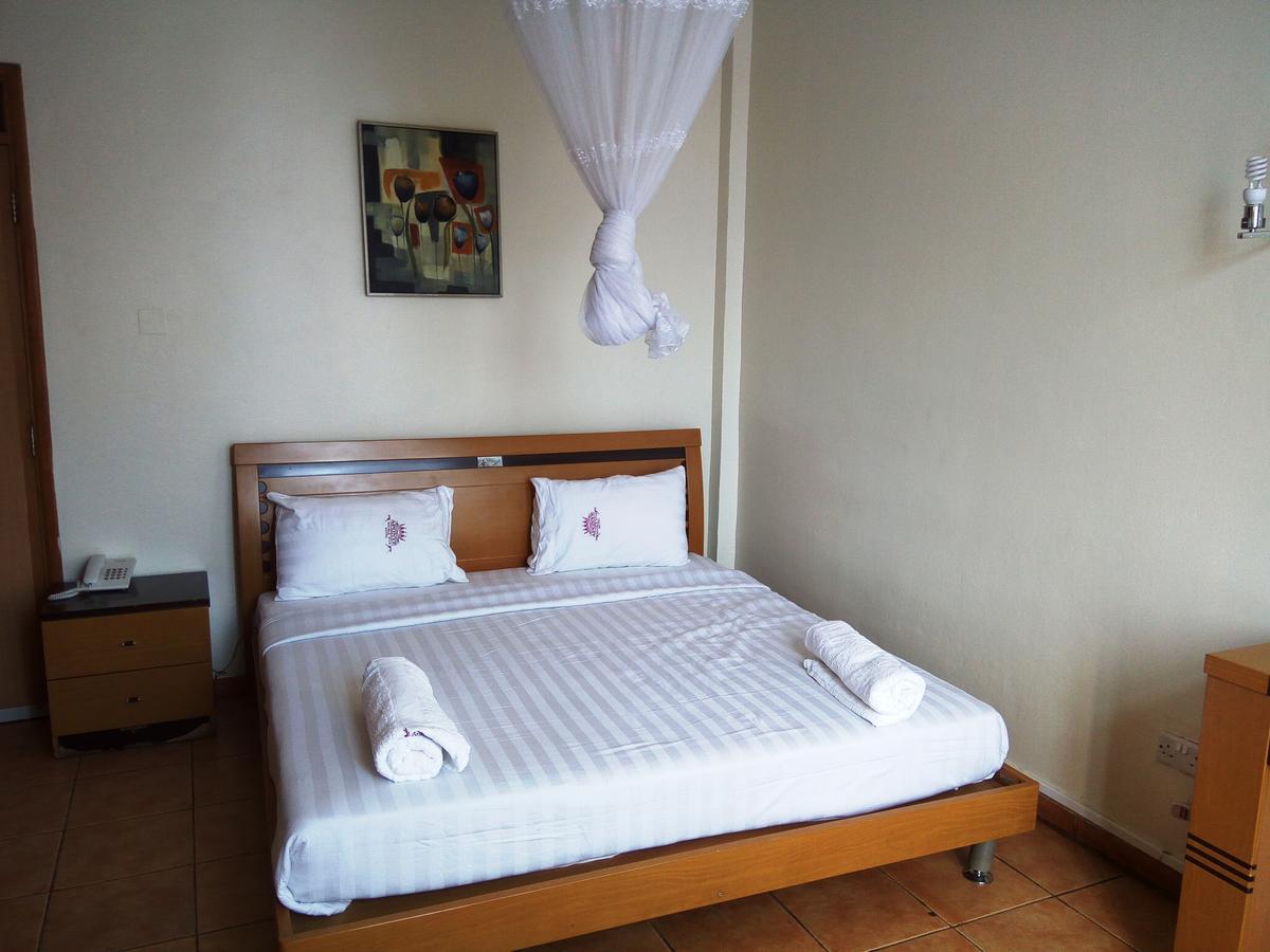 Aponye Hotel Kampala Exteriör bild